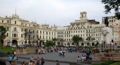 Plaza San Martin Lim